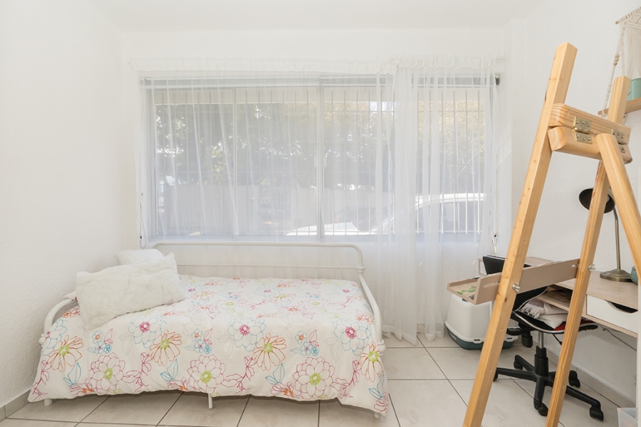 To Let 2 Bedroom Property for Rent in Wynberg Western Cape